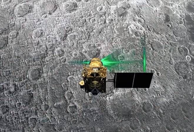 मिल गया विक्रम लैंडर, चंद्रयान-2 के ऑर्बिटर ने भेजी तस्वीर