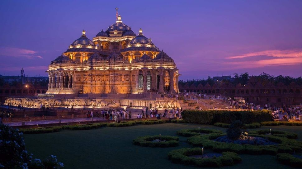 अक्षरधाम मंदिर 200 दिन तक बंद रहने के बाद श्रद्धालुओं के लिए खुला