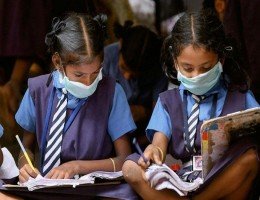 स्कूल खुलेंगे तो कोरोना बढ़ेगा? UNICEF और WHO की रिपोर्ट का डराने वाला सच