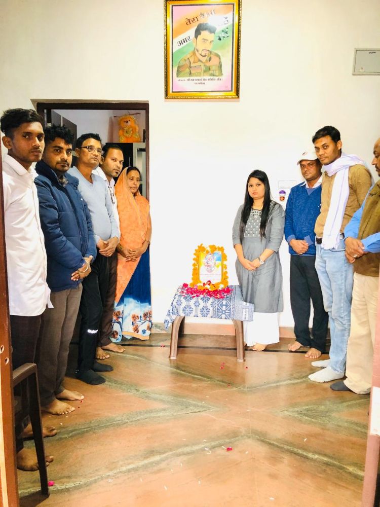 पार्षद ने सेना दिवस पर शहीद हर्षित भदौरिया को पुष्पांजली अर्पित की